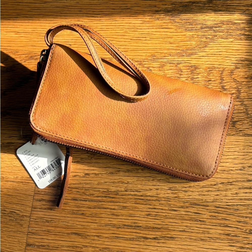 Free People Distressed Wallet - Picture 11 of 11
